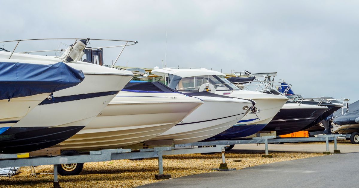 Differences between wet and dry boat storage