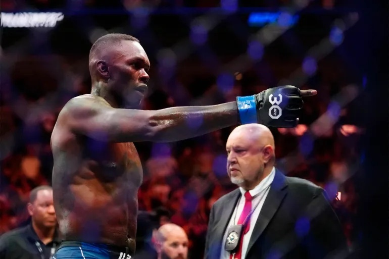 Israel Adesanya regained the middleweight belt by defeating Pereira during UFC 287 in Miami 