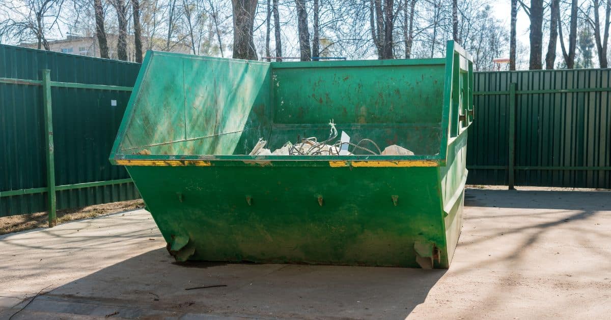 Safety precautions to practice when renting a dumpster