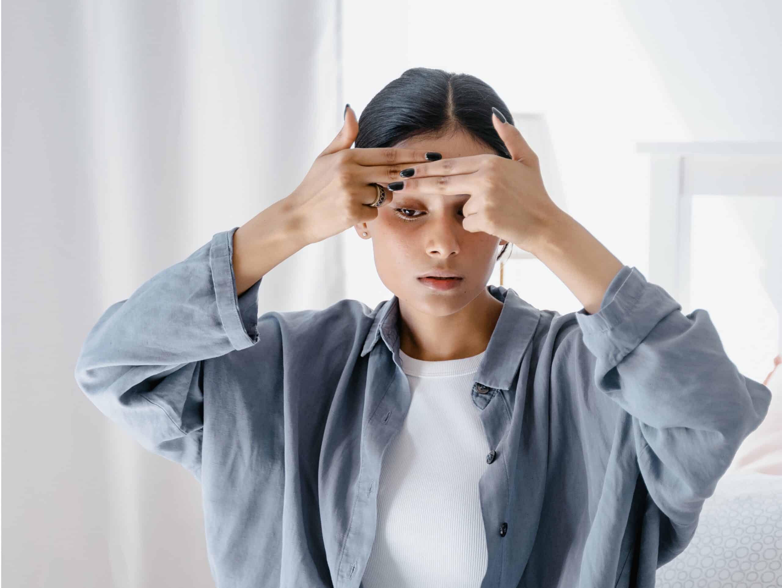 4 easy ways to relieve headaches with self-Massage