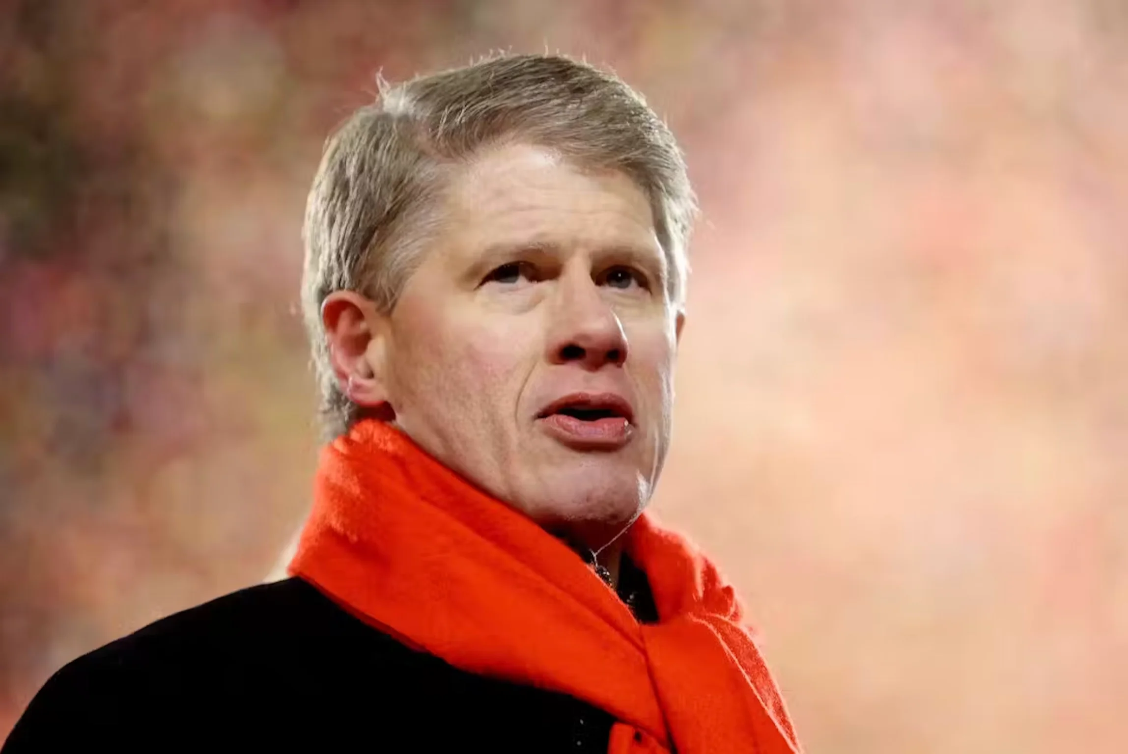 Kansas City Chiefs Chairman and CEO Clark Hunt has donated to Republican politicians and causes, even as the league tries to muzzle players’ political speech.