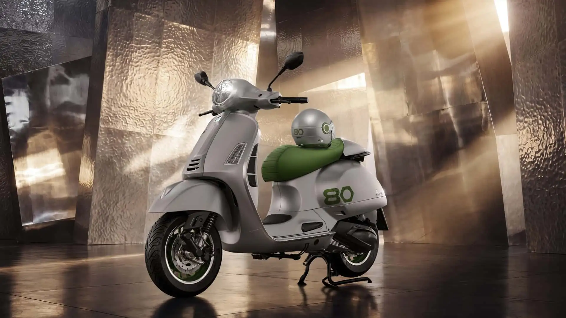Vespa Edizione Ottantesimo.