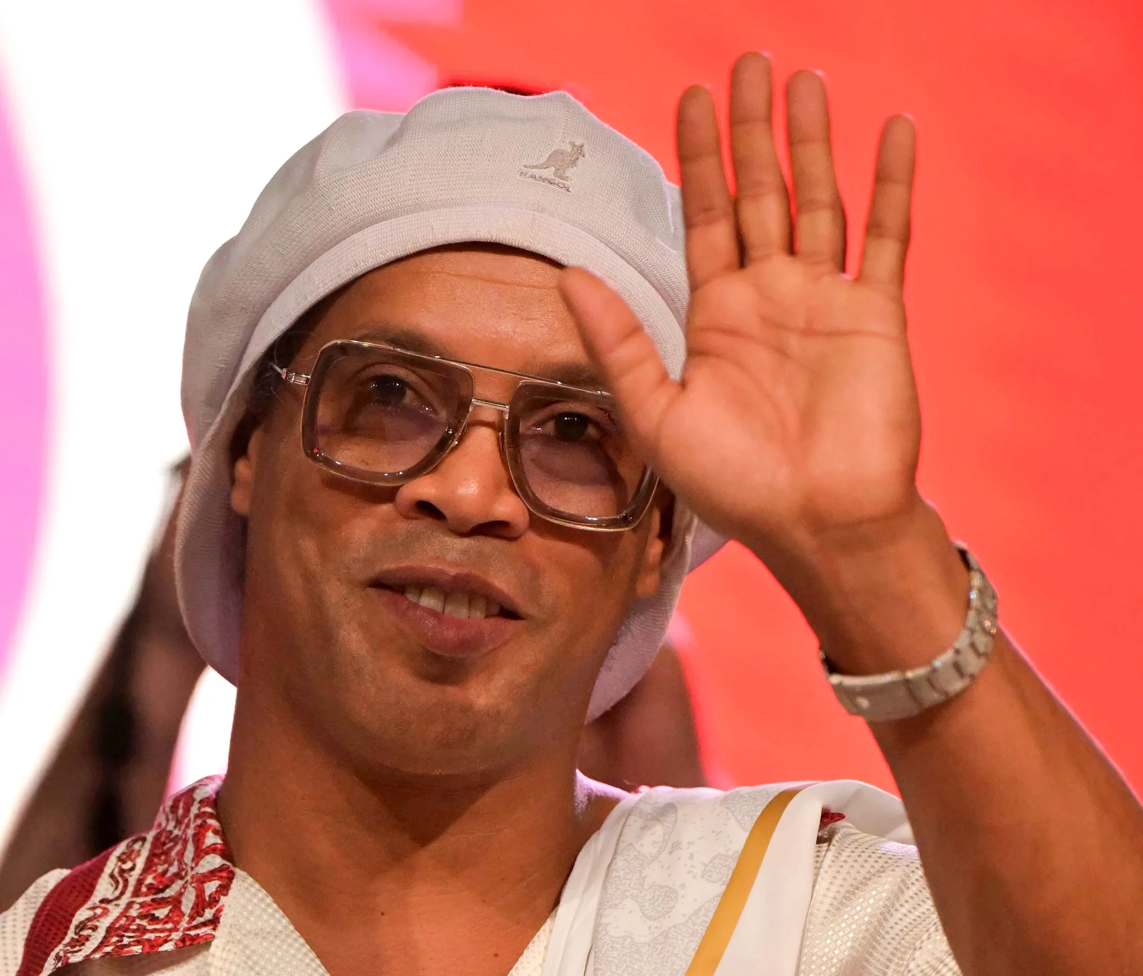 Ronaldinho signs With Ravenna FC.